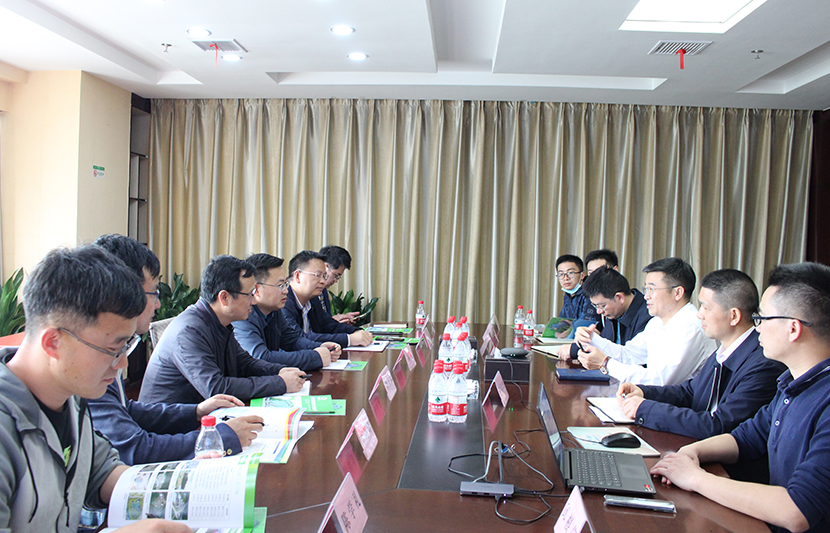 贛南師范大學(xué)副校長易龍教授一行蒞臨挺進環(huán)保調(diào)研交流