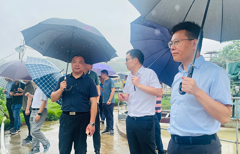 華東督察局四級調(diào)研員杜學(xué)毅一行蒞臨挺進環(huán)保龍南黃沙稀土尾水處理站現(xiàn)場調(diào)研